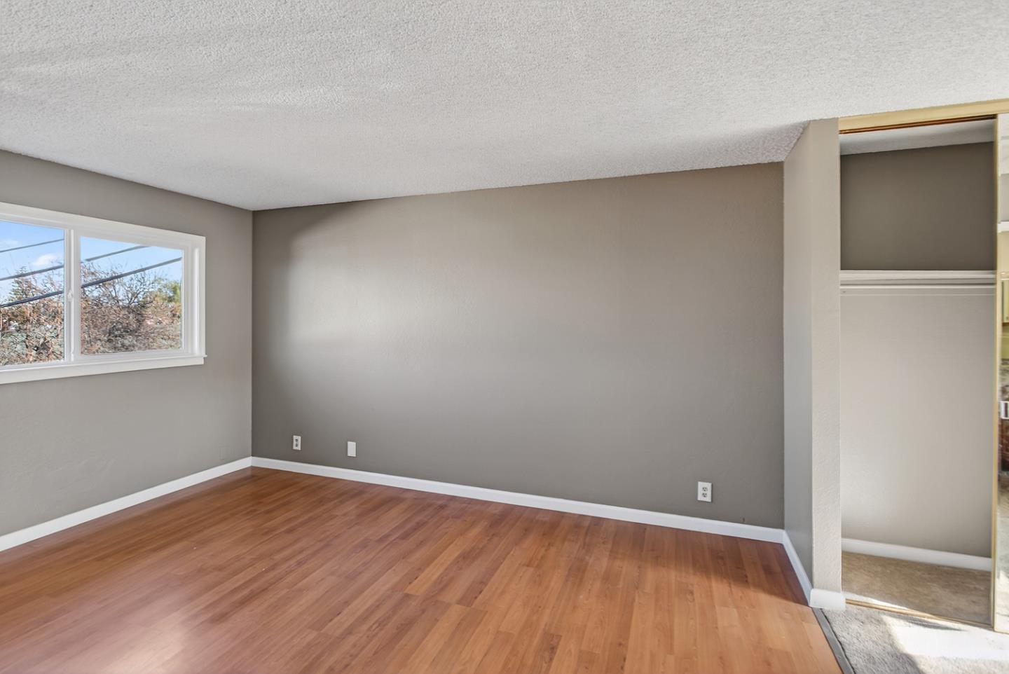 Detail Gallery Image 16 of 43 For 407 Southside Dr, San Jose,  CA 95111 - 6 Beds | 4/1 Baths