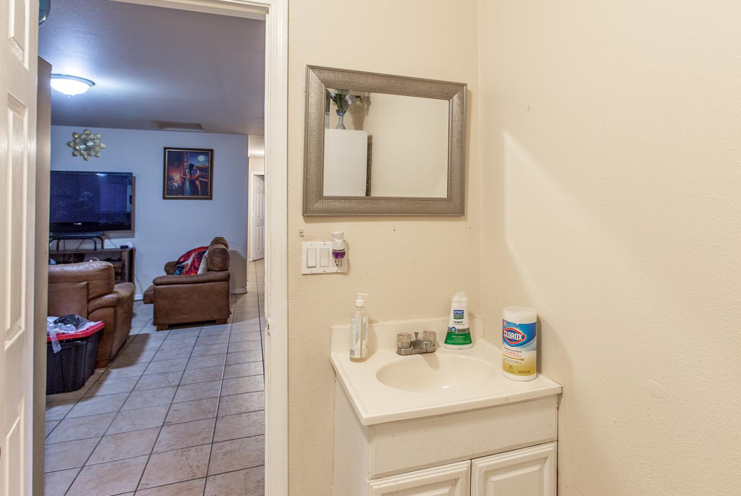 Detail Gallery Image 25 of 43 For 407 Southside Dr, San Jose,  CA 95111 - 6 Beds | 4/1 Baths