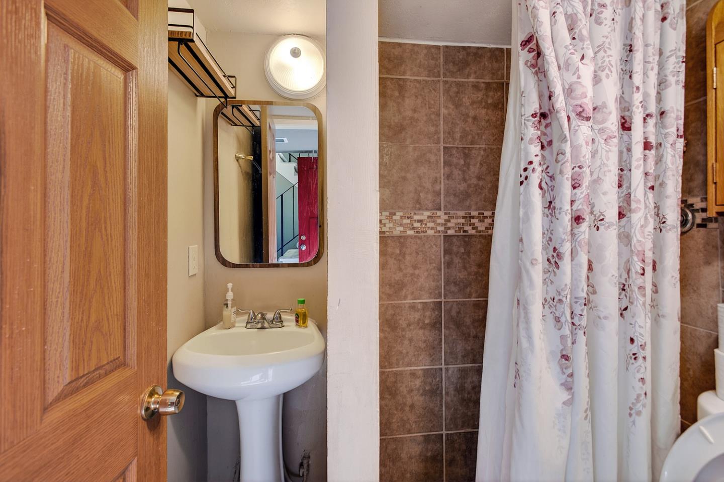 Detail Gallery Image 29 of 43 For 407 Southside Dr, San Jose,  CA 95111 - 6 Beds | 4/1 Baths