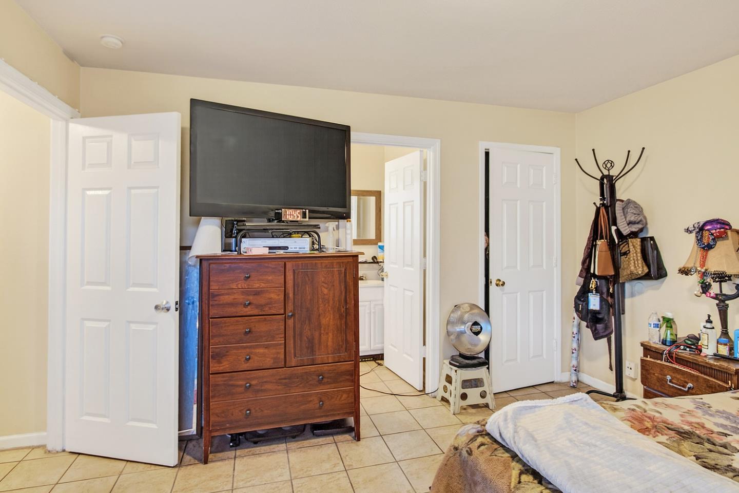 Detail Gallery Image 33 of 43 For 407 Southside Dr, San Jose,  CA 95111 - 6 Beds | 4/1 Baths