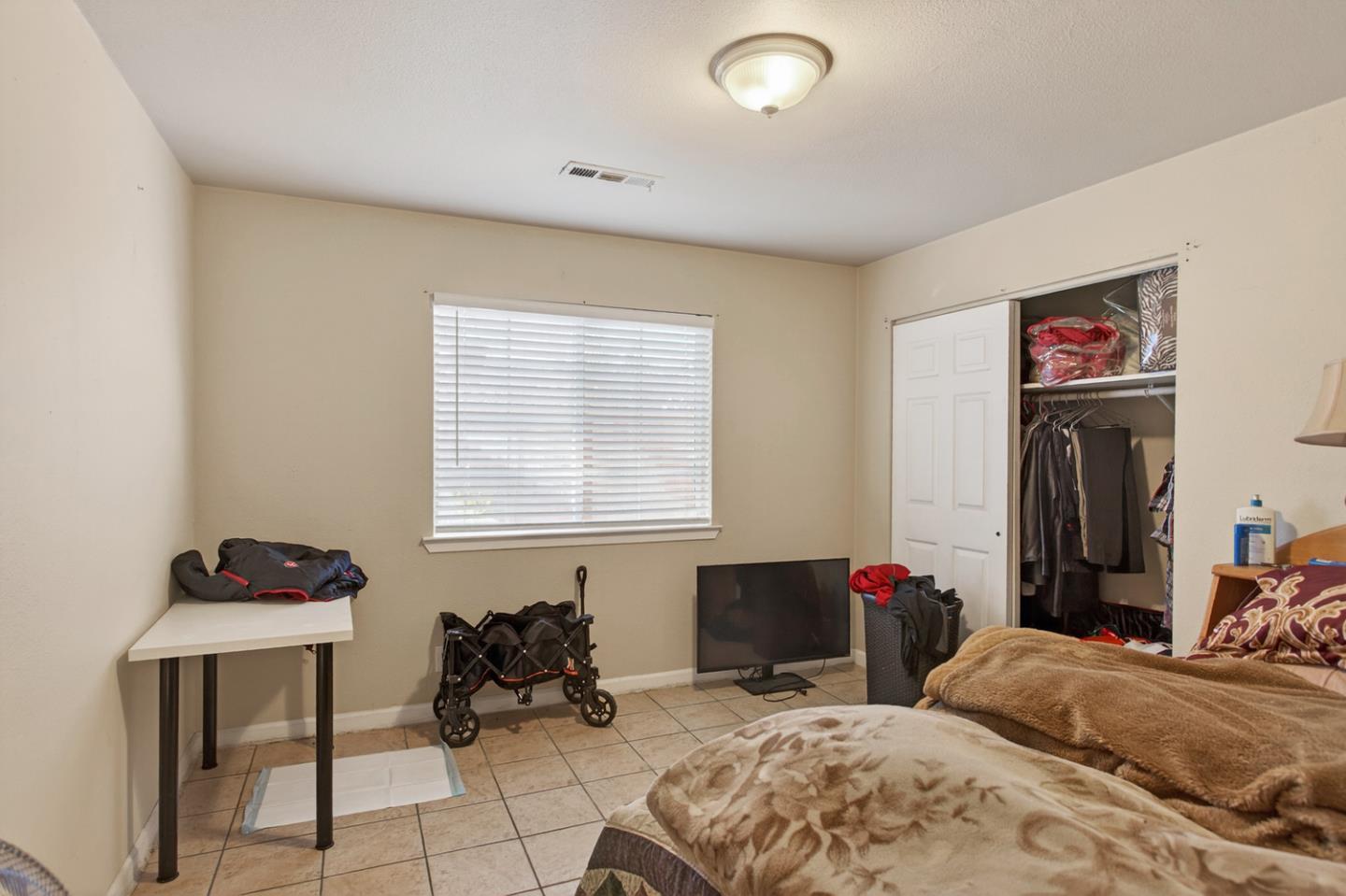 Detail Gallery Image 35 of 43 For 407 Southside Dr, San Jose,  CA 95111 - 6 Beds | 4/1 Baths