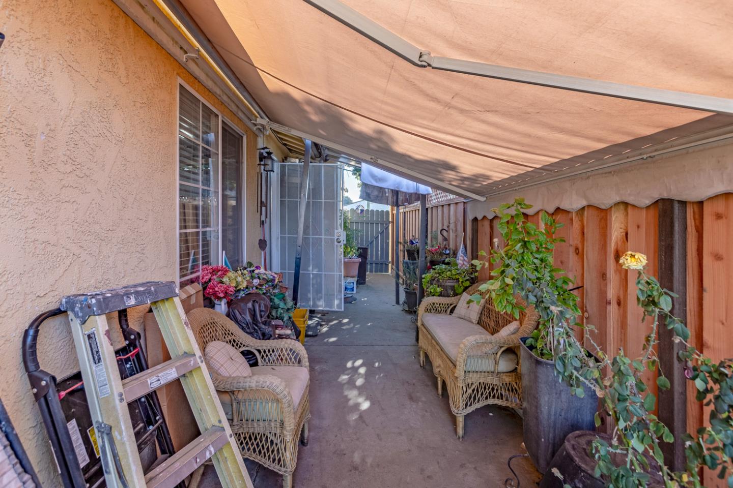 Detail Gallery Image 36 of 43 For 407 Southside Dr, San Jose,  CA 95111 - 6 Beds | 4/1 Baths