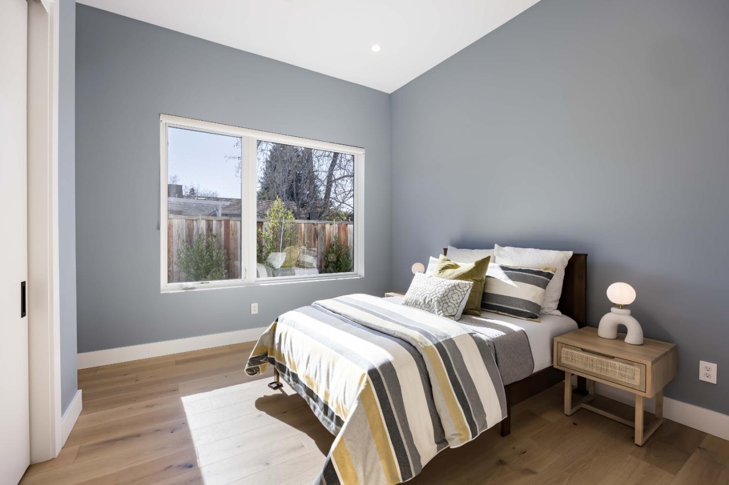 Detail Gallery Image 16 of 32 For 1686 Parkhills Ave, Los Altos,  CA 94024 - 6 Beds | 6 Baths