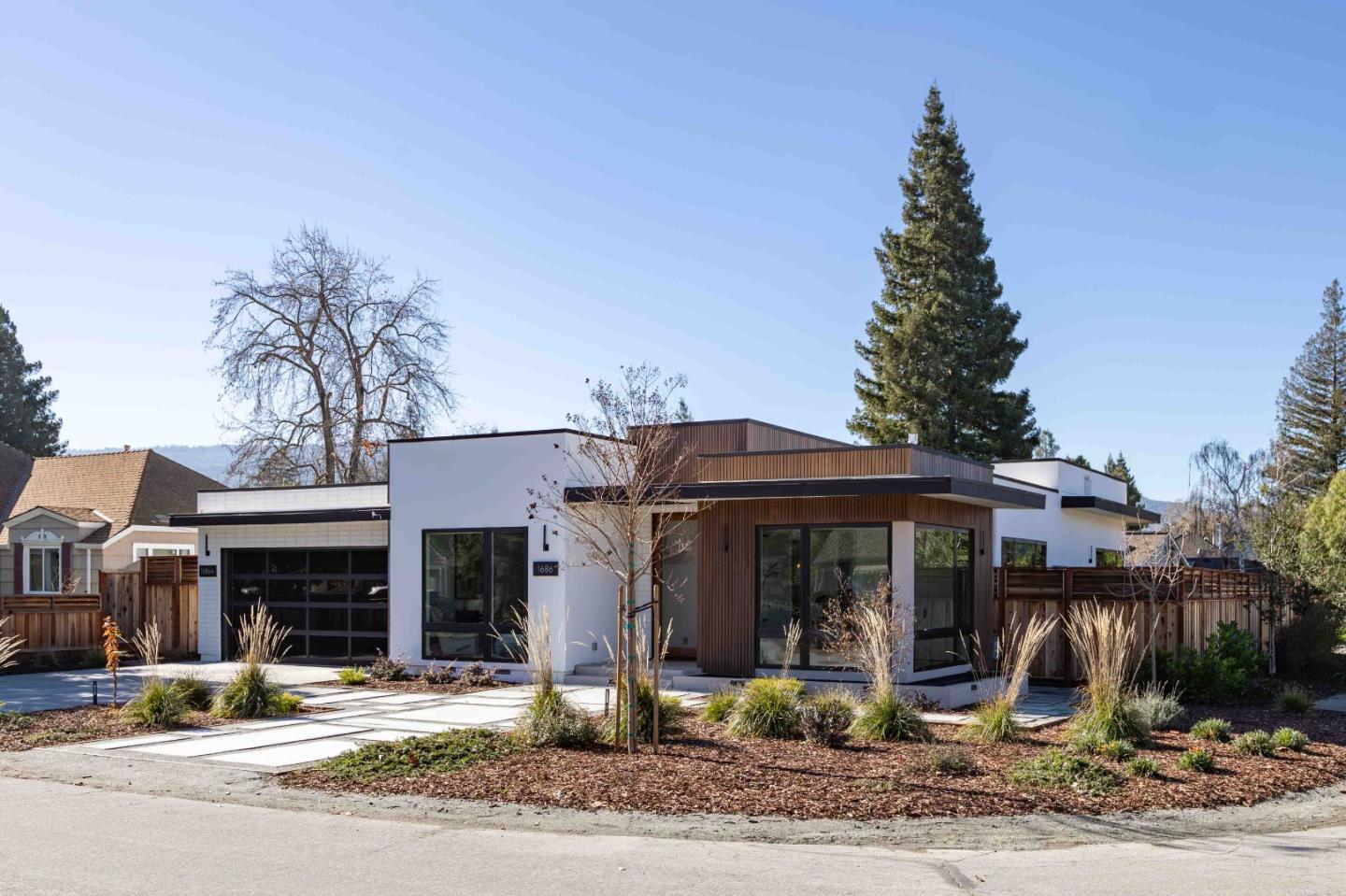 Detail Gallery Image 2 of 32 For 1686 Parkhills Ave, Los Altos,  CA 94024 - 6 Beds | 6 Baths