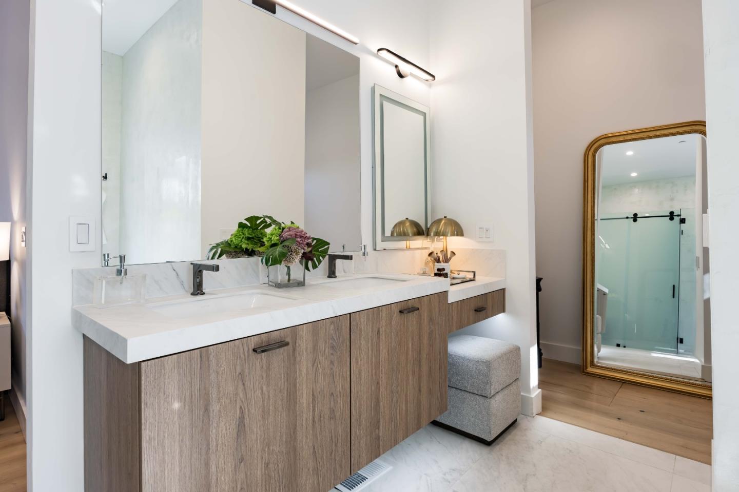 Detail Gallery Image 21 of 32 For 1686 Parkhills Ave, Los Altos,  CA 94024 - 6 Beds | 6 Baths