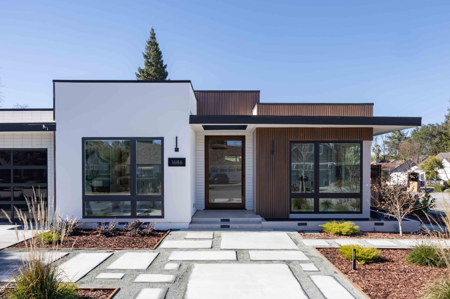 Detail Gallery Image 3 of 32 For 1686 Parkhills Ave, Los Altos,  CA 94024 - 6 Beds | 6 Baths