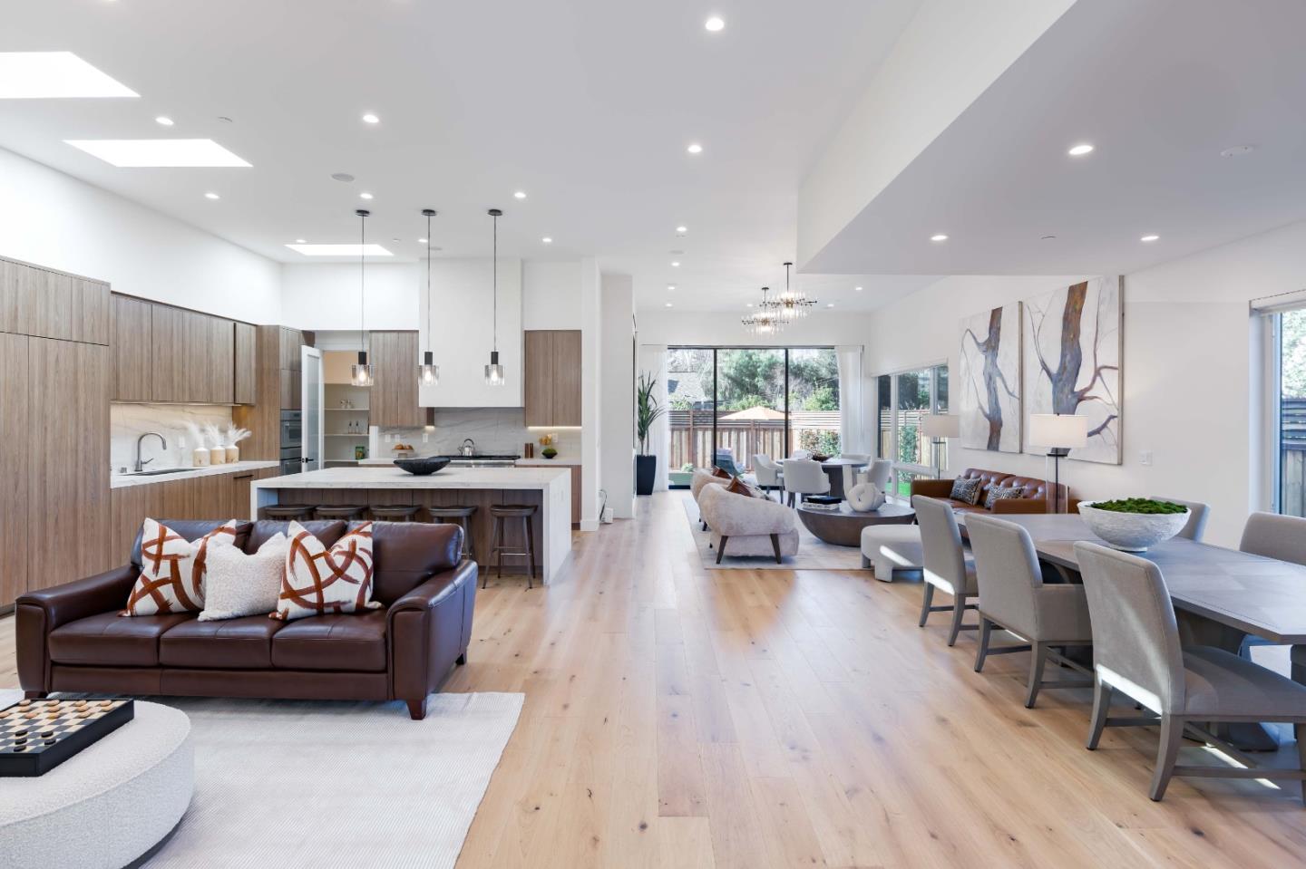 Detail Gallery Image 4 of 32 For 1686 Parkhills Ave, Los Altos,  CA 94024 - 6 Beds | 6 Baths