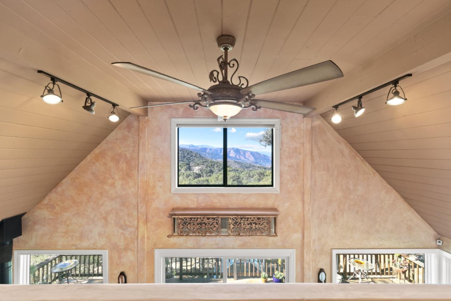 Detail Gallery Image 20 of 47 For 38025 Poppy Tree Ln, Carmel Valley,  CA 93924 - 3 Beds | 3 Baths