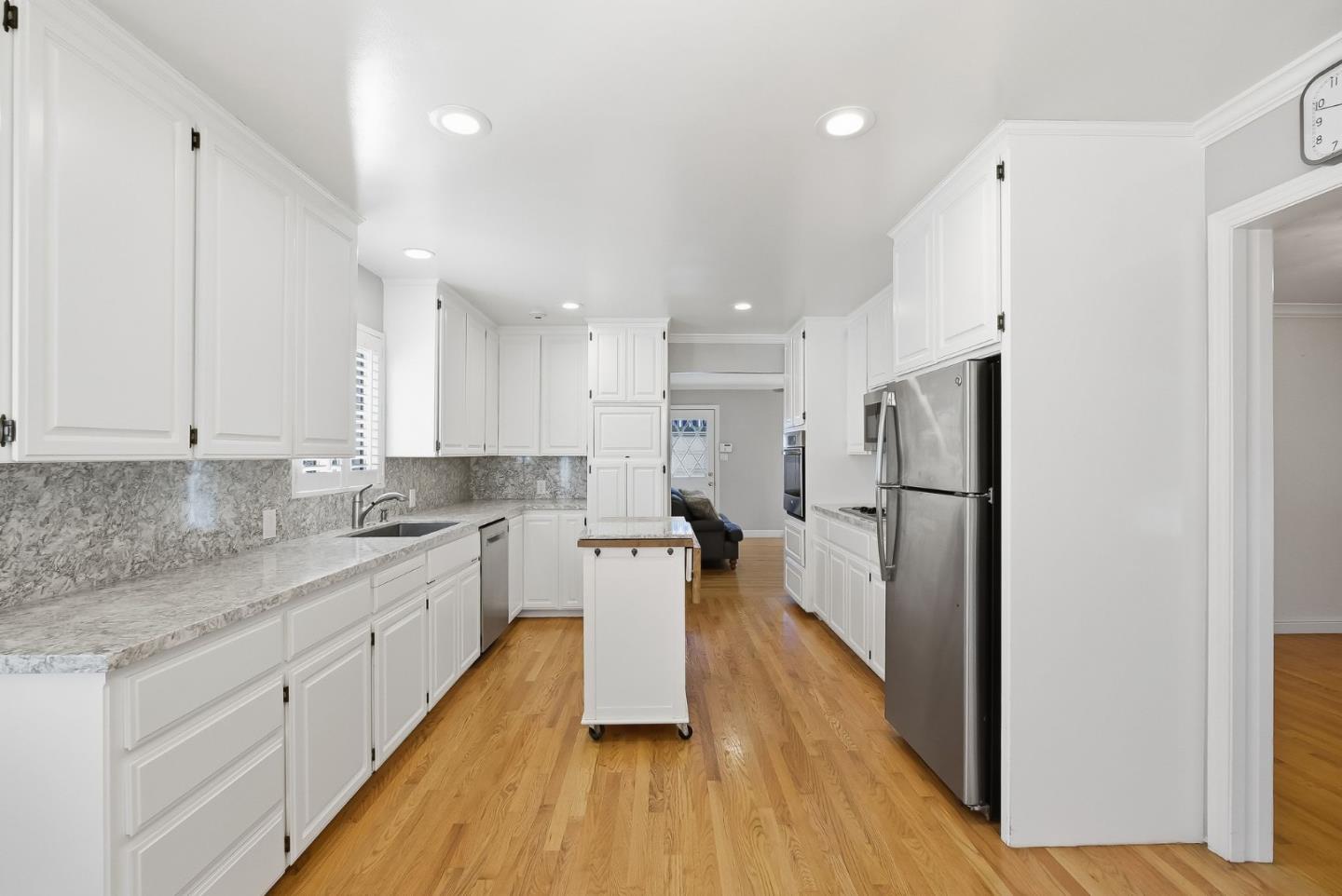 Detail Gallery Image 13 of 65 For 1571 Hicks Ave, San Jose,  CA 95125 - 3 Beds | 2 Baths