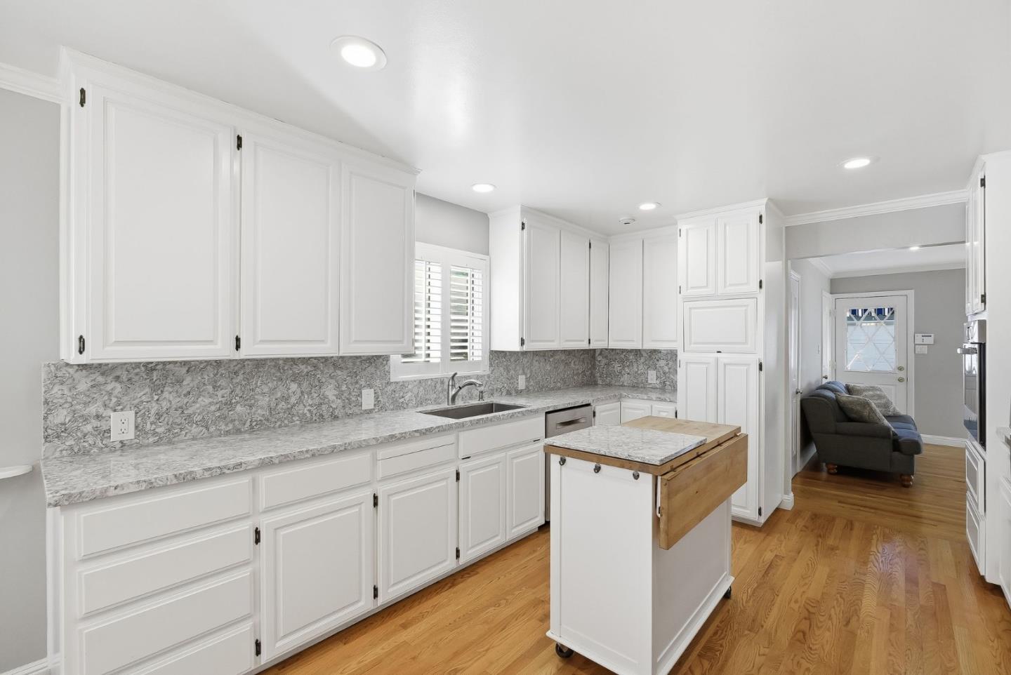 Detail Gallery Image 14 of 65 For 1571 Hicks Ave, San Jose,  CA 95125 - 3 Beds | 2 Baths