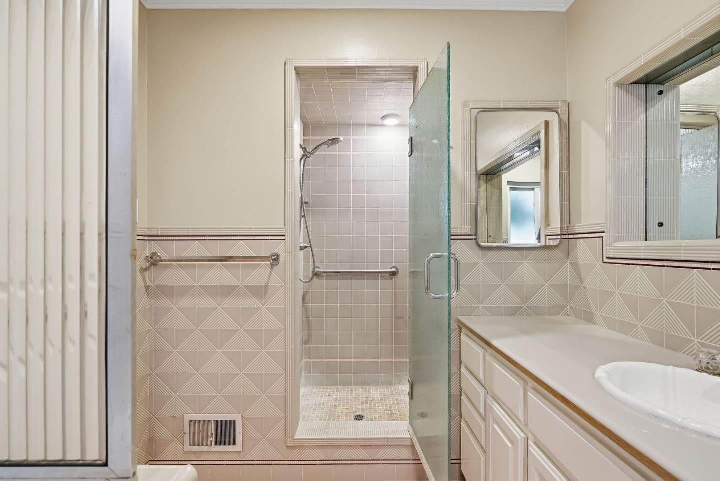 Detail Gallery Image 29 of 65 For 1571 Hicks Ave, San Jose,  CA 95125 - 3 Beds | 2 Baths
