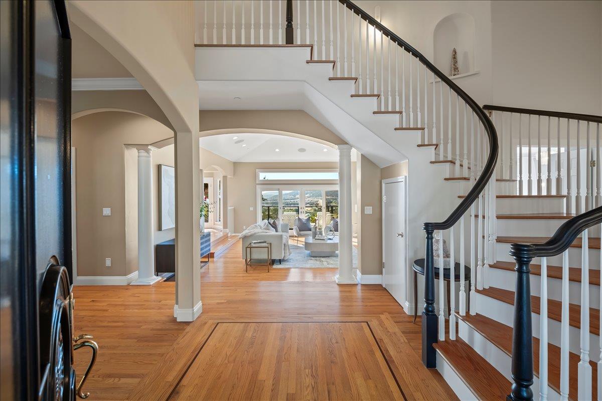 Detail Gallery Image 5 of 71 For 8320 Chantrelle Ct, Gilroy,  CA 95020 - 4 Beds | 3/1 Baths