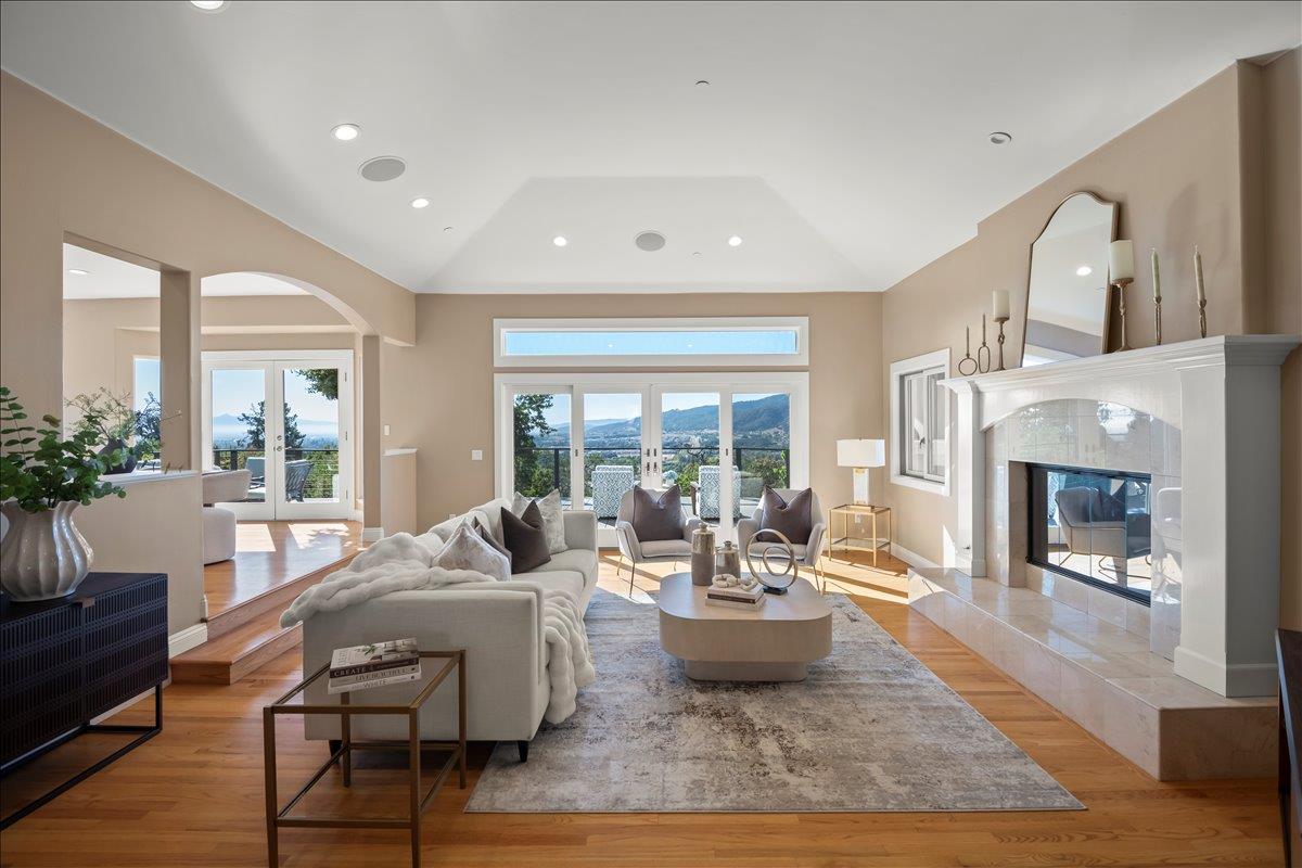 Detail Gallery Image 9 of 71 For 8320 Chantrelle Ct, Gilroy,  CA 95020 - 4 Beds | 3/1 Baths