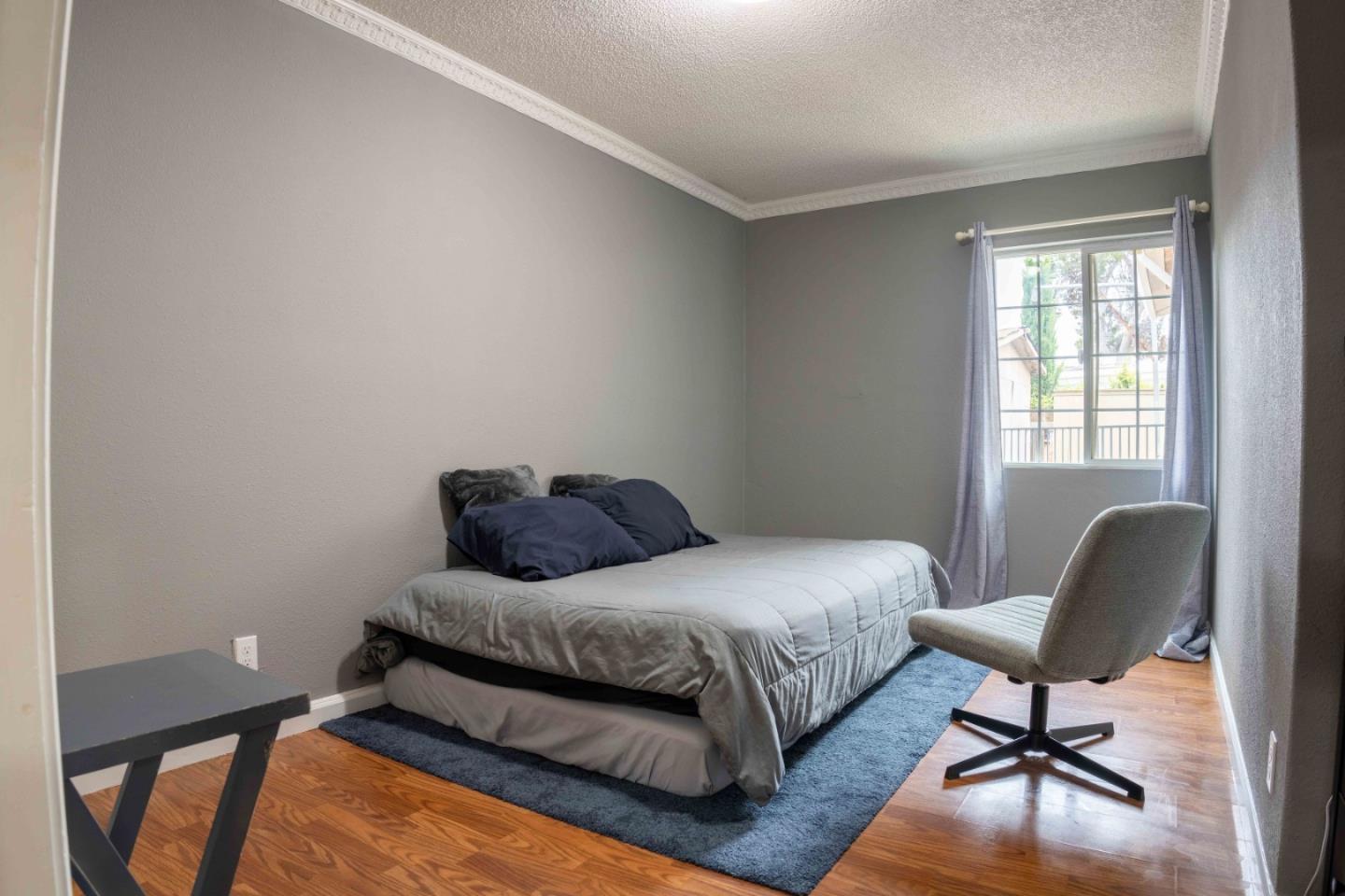 Detail Gallery Image 7 of 12 For 2232 Euclid Ave, East Palo Alto,  CA 94303 - 4 Beds | 2/1 Baths