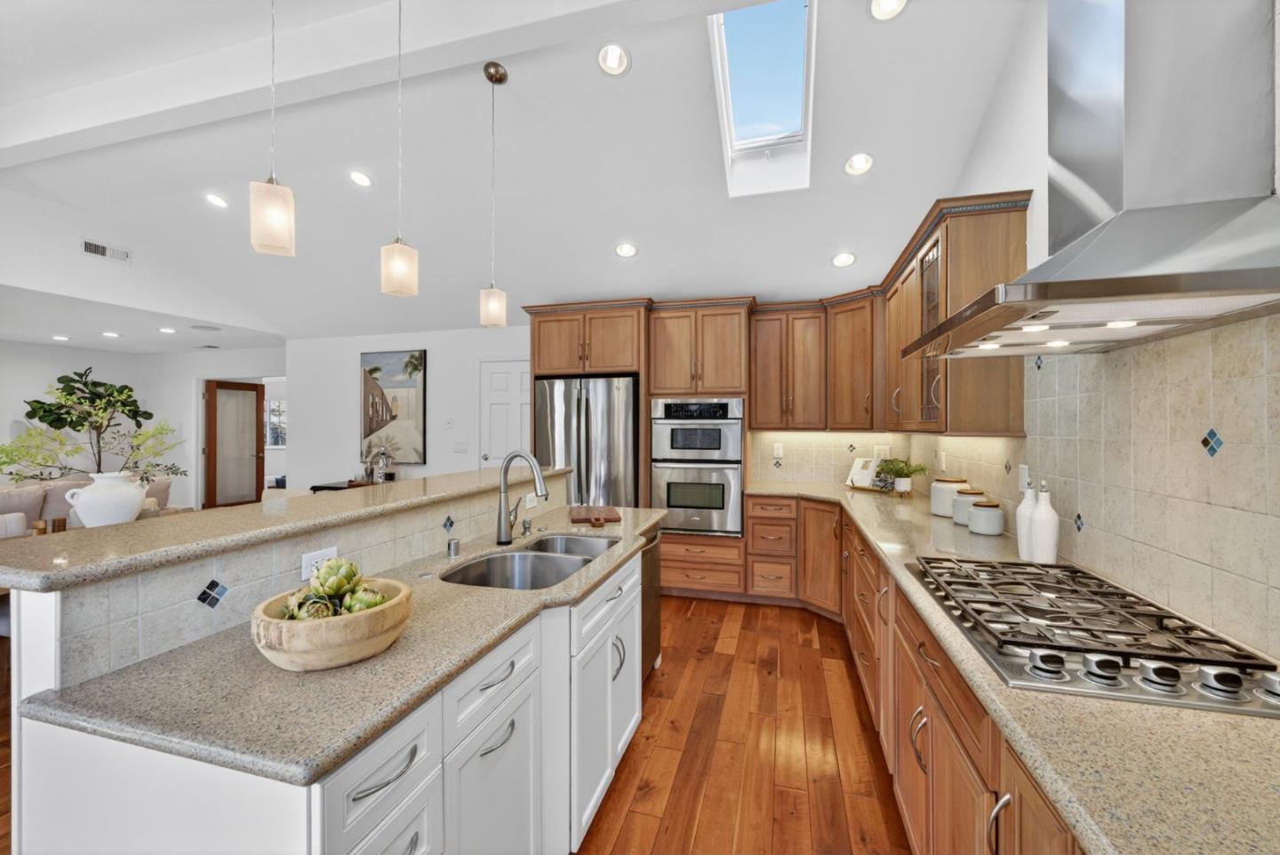 Detail Gallery Image 10 of 39 For 1065 Huntingdon Dr, San Jose,  CA 95129 - 3 Beds | 2 Baths