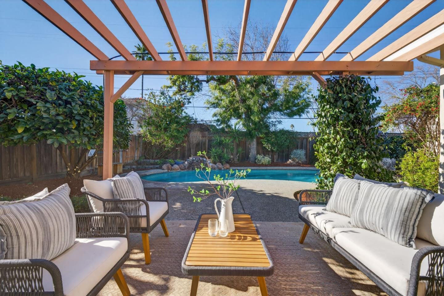 Detail Gallery Image 24 of 39 For 1065 Huntingdon Dr, San Jose,  CA 95129 - 3 Beds | 2 Baths