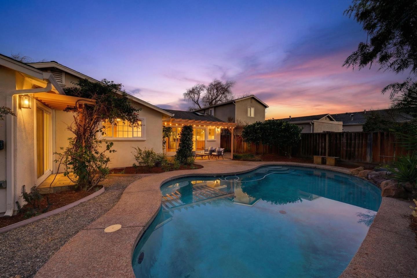 Detail Gallery Image 29 of 39 For 1065 Huntingdon Dr, San Jose,  CA 95129 - 3 Beds | 2 Baths