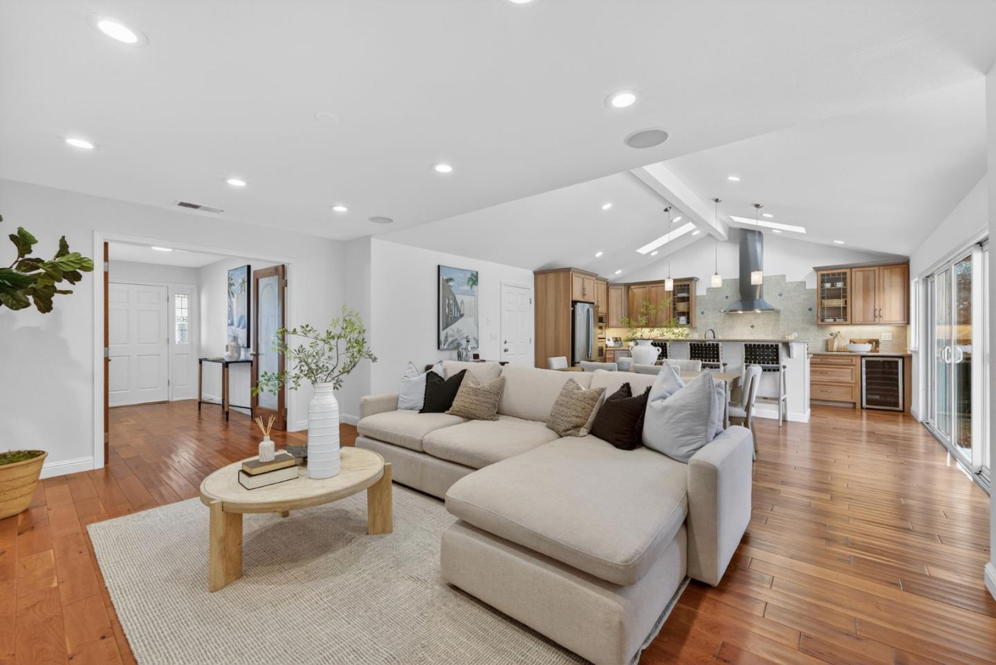 Detail Gallery Image 4 of 39 For 1065 Huntingdon Dr, San Jose,  CA 95129 - 3 Beds | 2 Baths