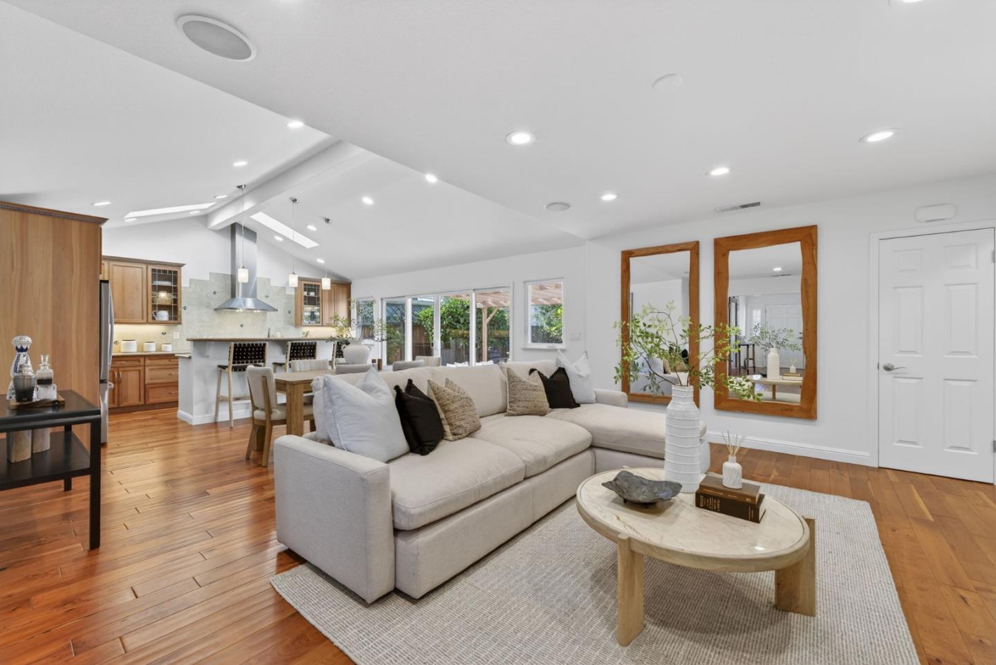 Detail Gallery Image 5 of 39 For 1065 Huntingdon Dr, San Jose,  CA 95129 - 3 Beds | 2 Baths