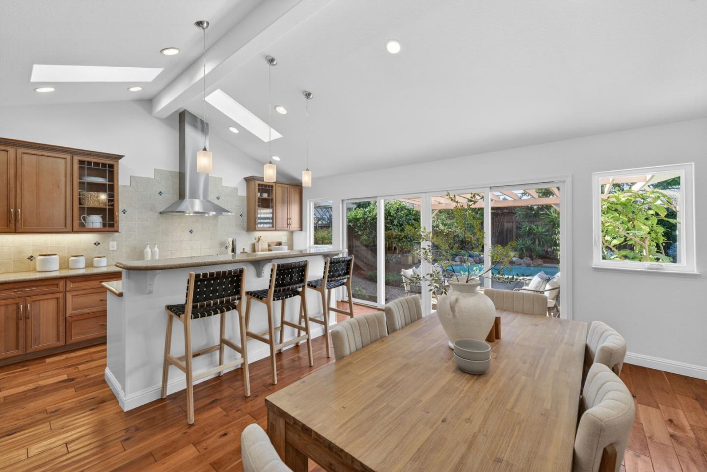 Detail Gallery Image 7 of 39 For 1065 Huntingdon Dr, San Jose,  CA 95129 - 3 Beds | 2 Baths