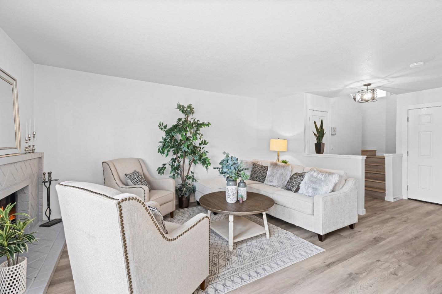 Detail Gallery Image 5 of 41 For 8170 Westwood Dr #22,  Gilroy,  CA 95020 - 2 Beds | 1/1 Baths