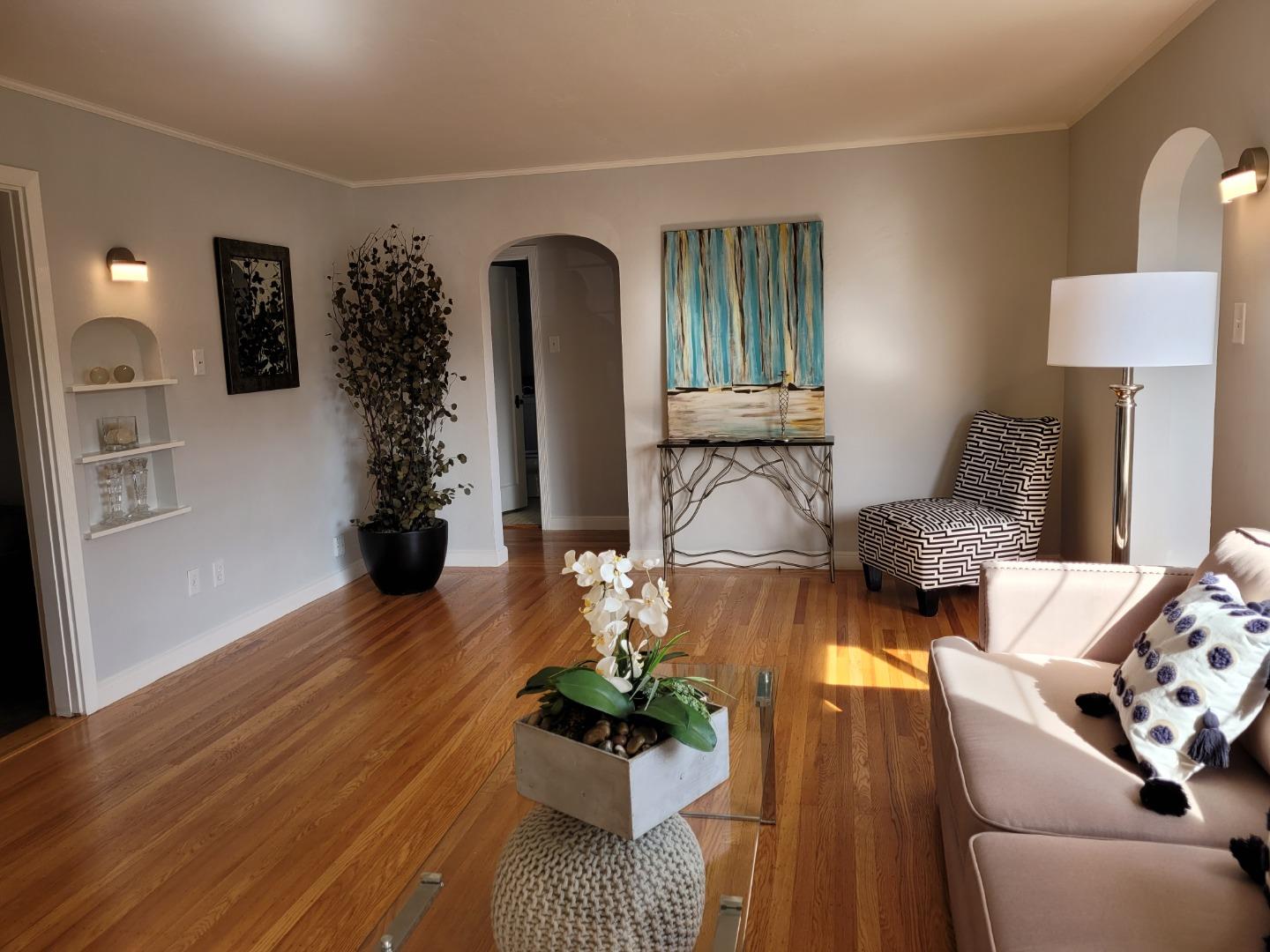 Detail Gallery Image 12 of 47 For 297 N San Anselmo Ave, San Bruno,  CA 94066 - 4 Beds | 2/1 Baths