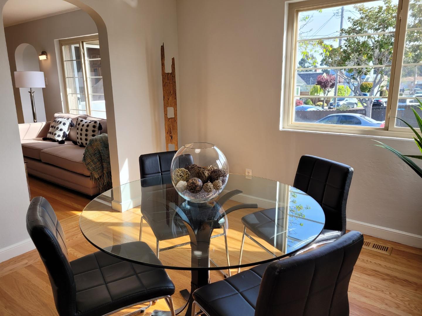 Detail Gallery Image 20 of 47 For 297 N San Anselmo Ave, San Bruno,  CA 94066 - 4 Beds | 2/1 Baths