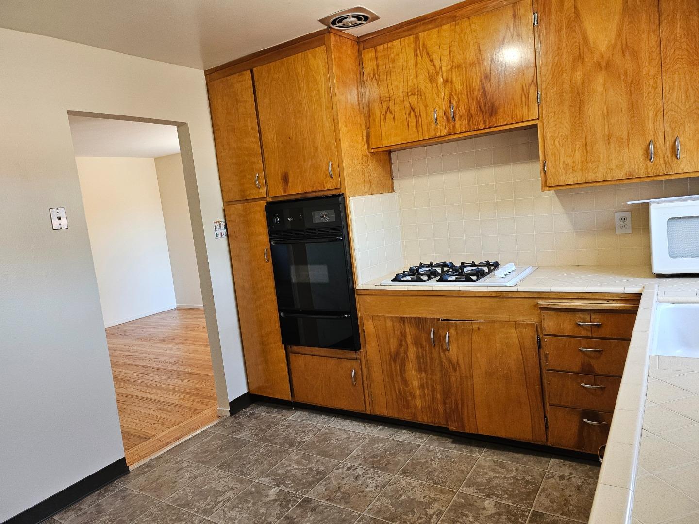 Detail Gallery Image 47 of 47 For 297 N San Anselmo Ave, San Bruno,  CA 94066 - 4 Beds | 2/1 Baths