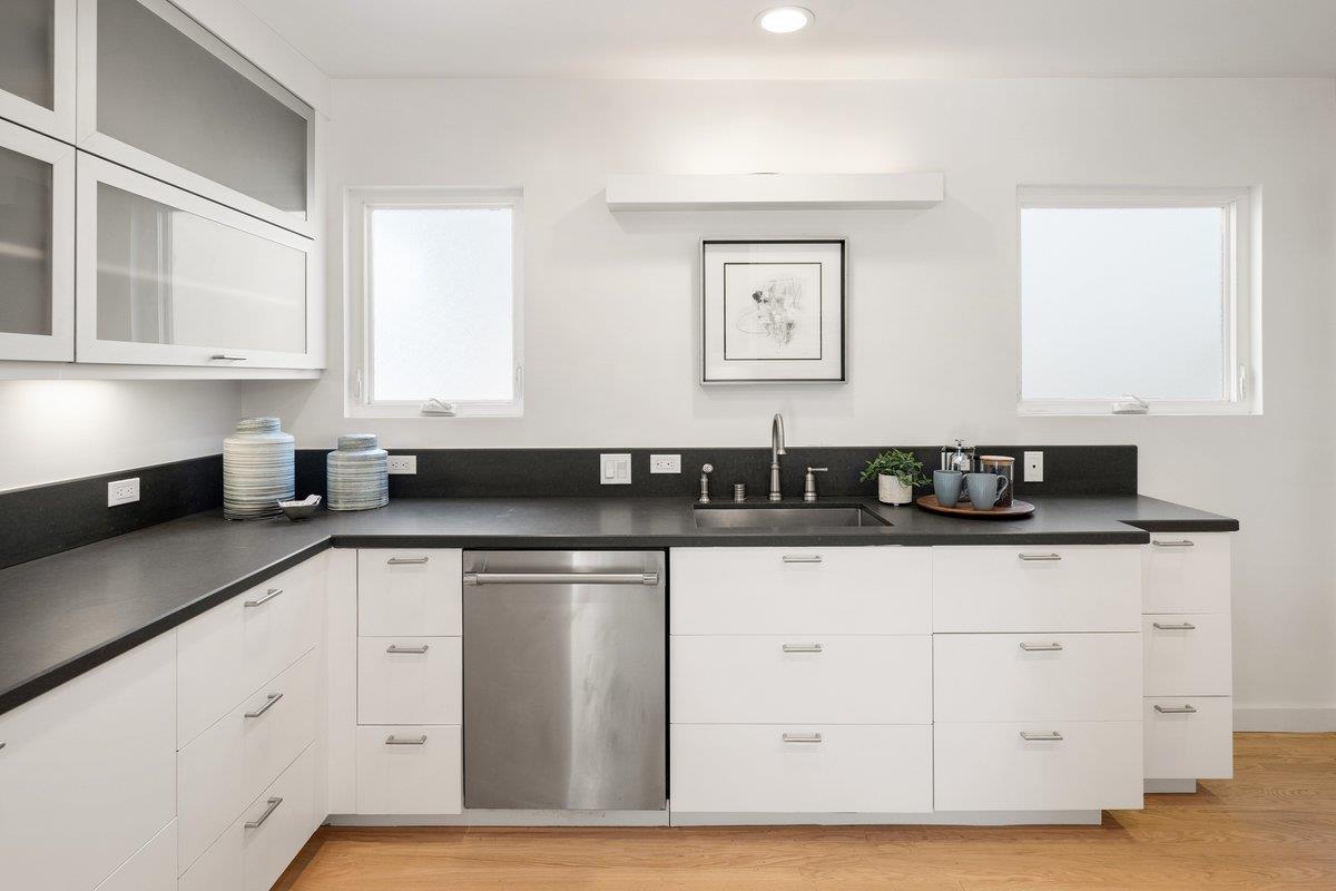 Detail Gallery Image 11 of 39 For 551 Sylvan, San Mateo,  CA 94403 - 3 Beds | 1 Baths