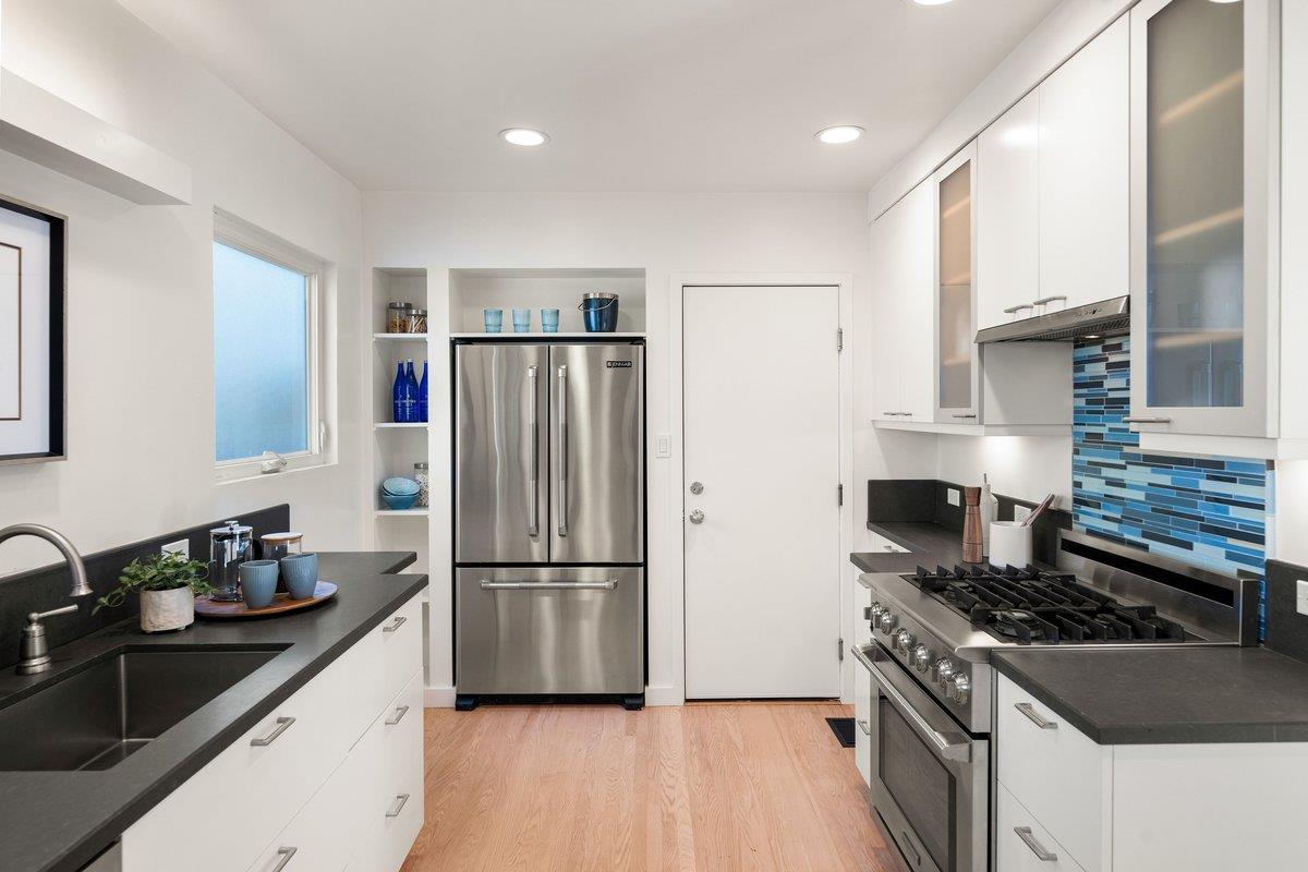 Detail Gallery Image 13 of 39 For 551 Sylvan, San Mateo,  CA 94403 - 3 Beds | 1 Baths