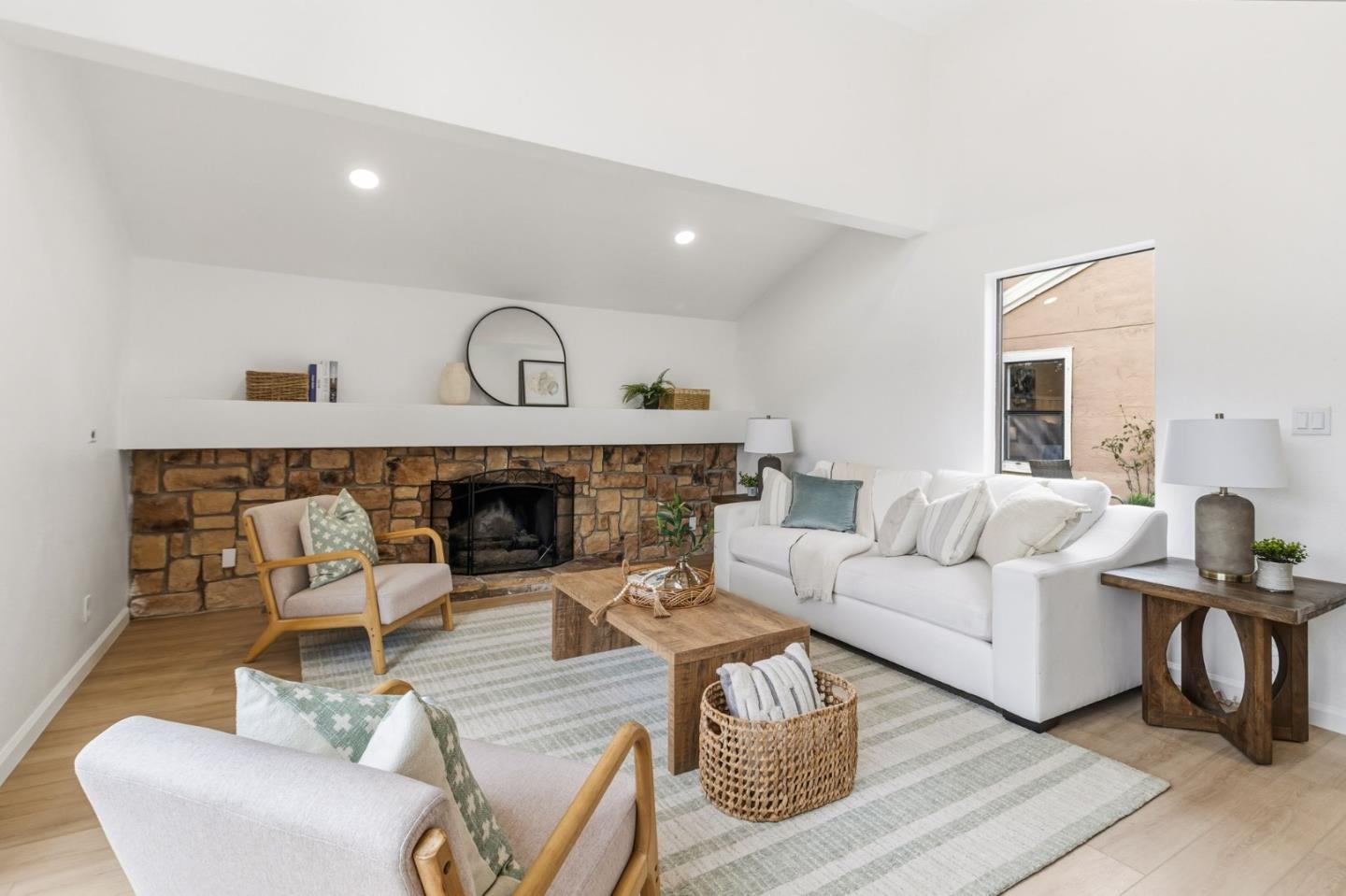 Detail Gallery Image 12 of 32 For 2757 Gamble Ct, Hayward,  CA 94542 - 2 Beds | 2 Baths