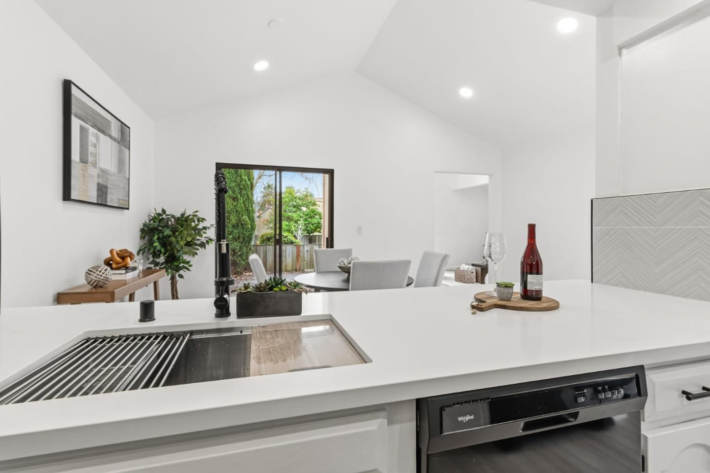 Detail Gallery Image 5 of 32 For 2757 Gamble Ct, Hayward,  CA 94542 - 2 Beds | 2 Baths