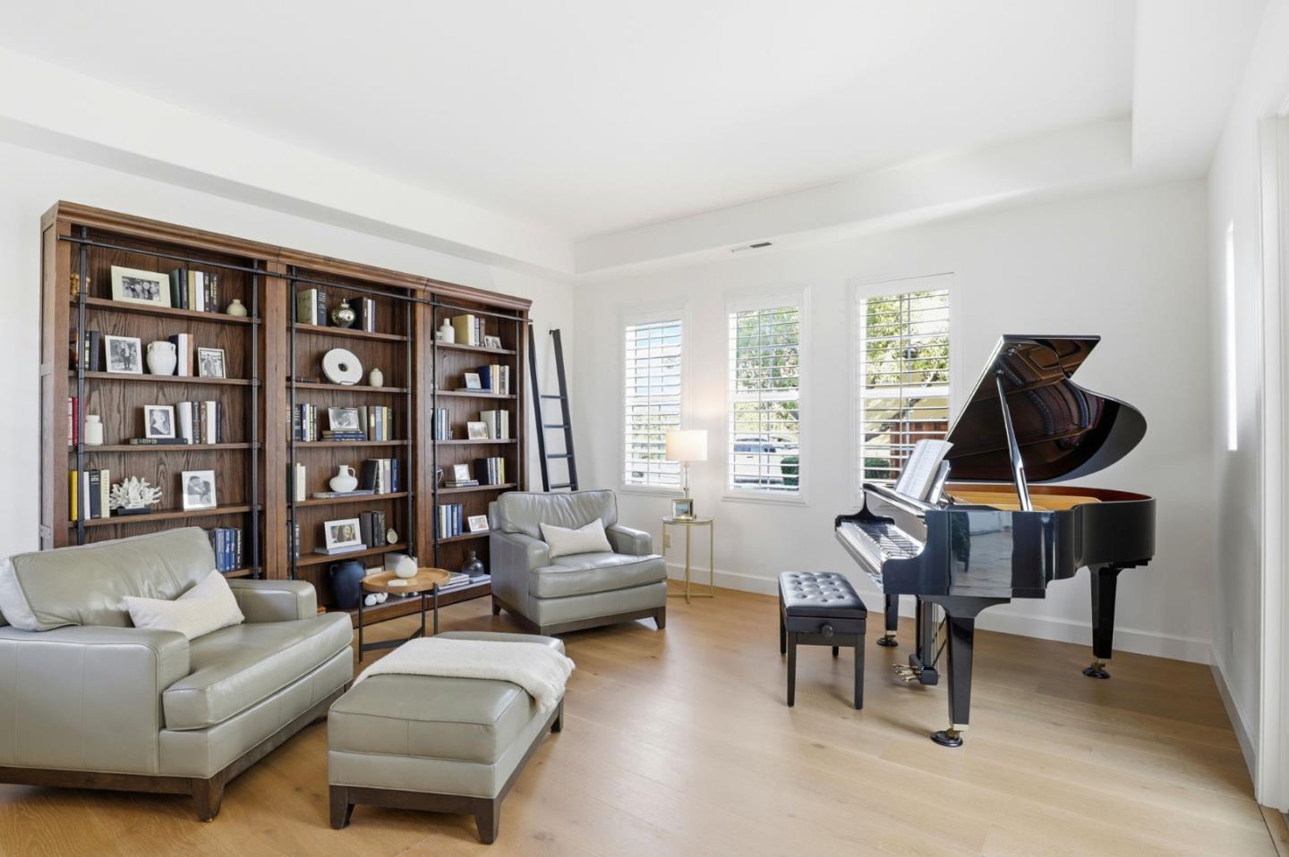 Detail Gallery Image 3 of 51 For 1965 St Andrews Cir, Gilroy,  CA 95020 - 4 Beds | 3 Baths