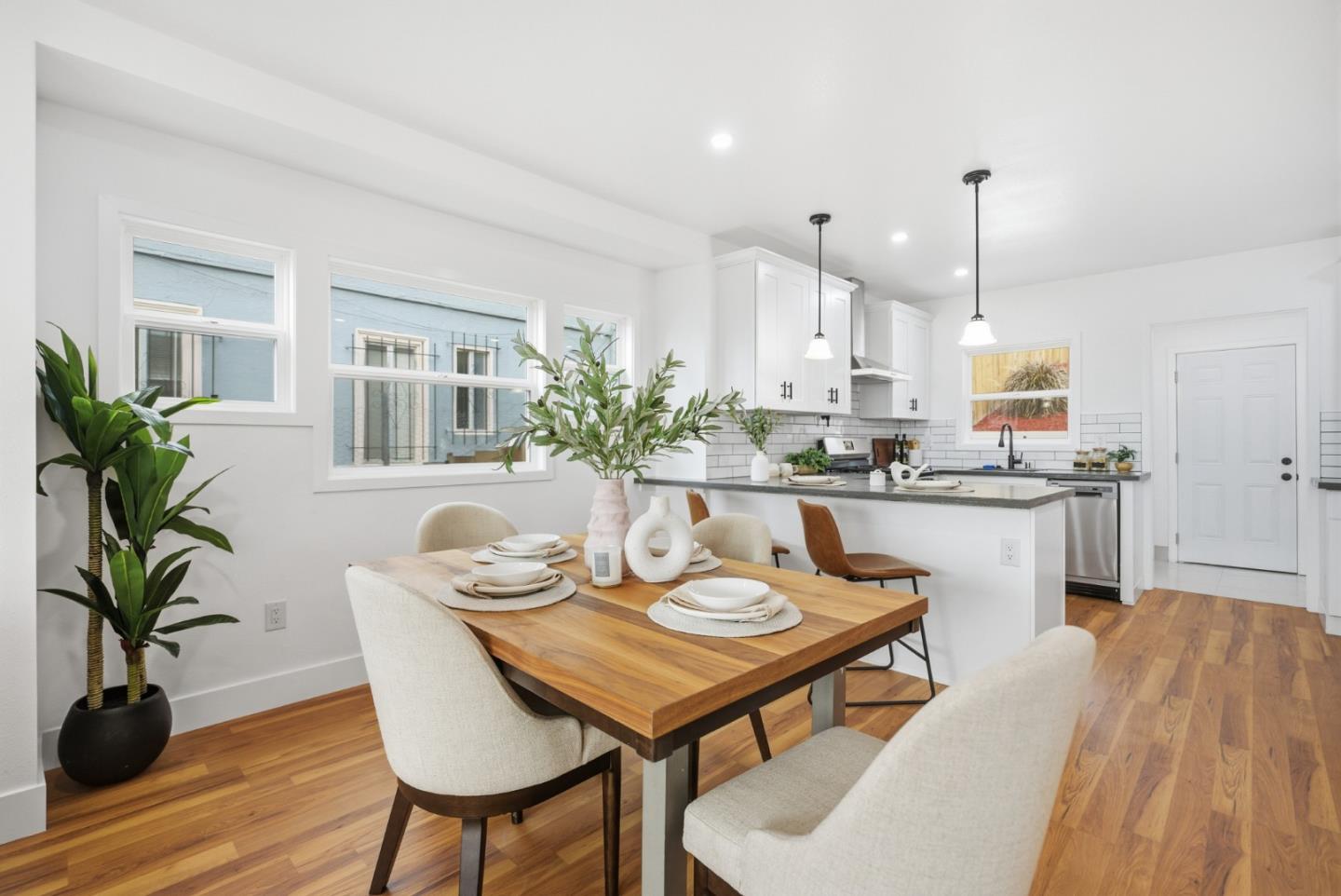 Detail Gallery Image 14 of 40 For 8724 Macarthur Blvd, Oakland,  CA 94605 - 2 Beds | 1 Baths