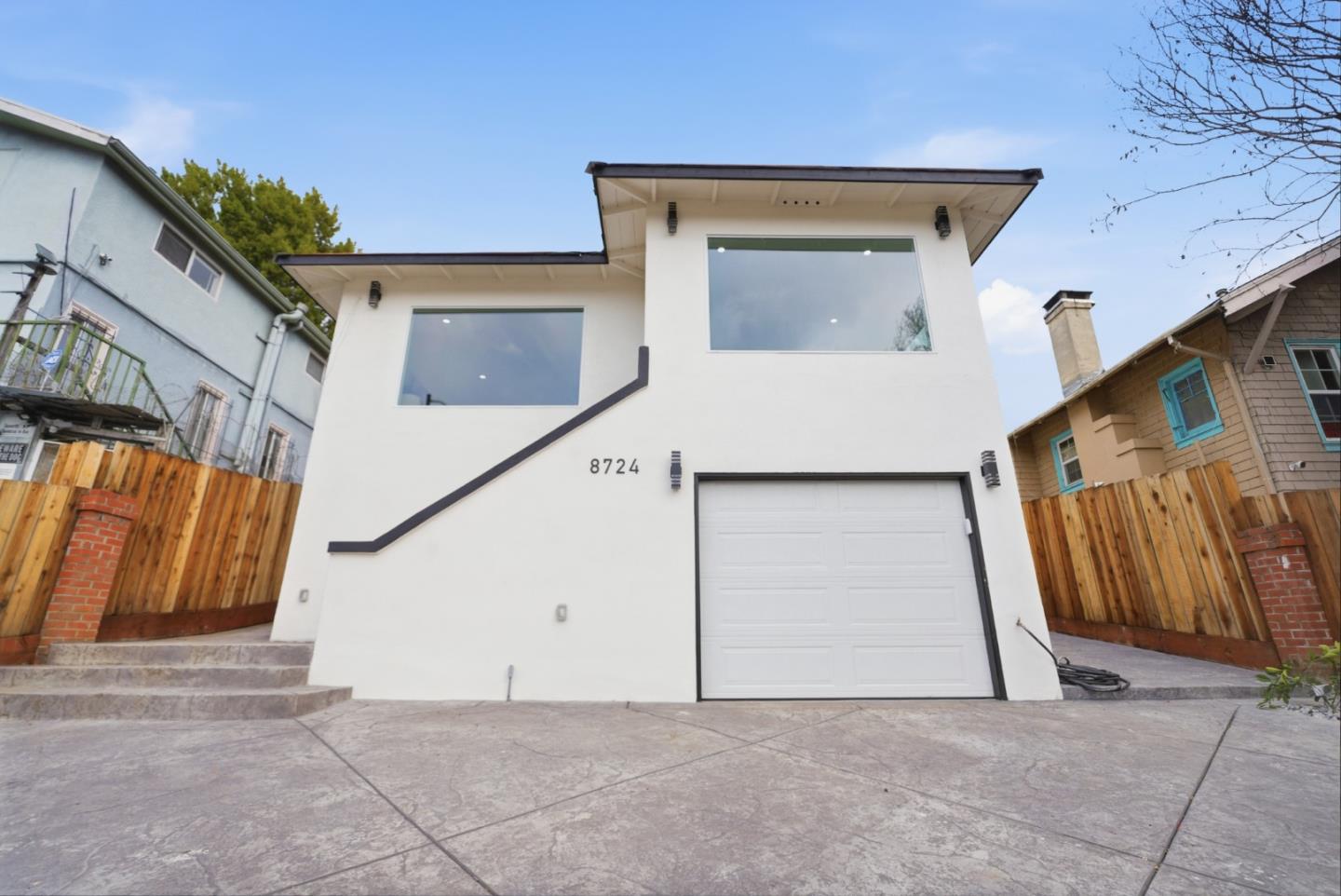 Detail Gallery Image 3 of 40 For 8724 Macarthur Blvd, Oakland,  CA 94605 - 2 Beds | 1 Baths