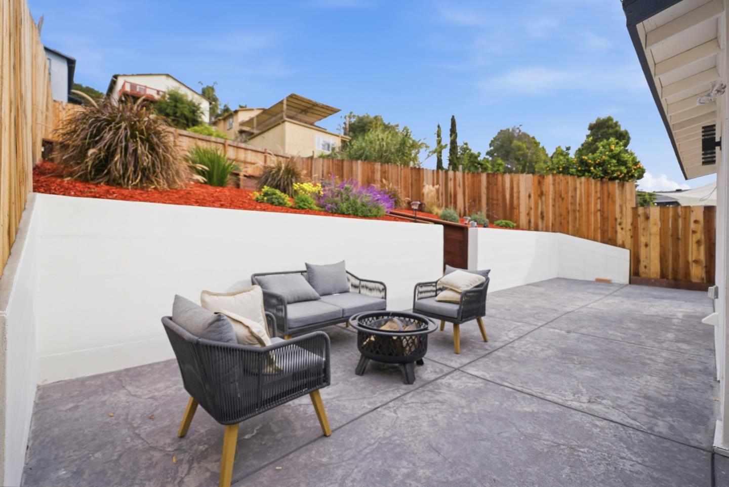 Detail Gallery Image 33 of 40 For 8724 Macarthur Blvd, Oakland,  CA 94605 - 2 Beds | 1 Baths