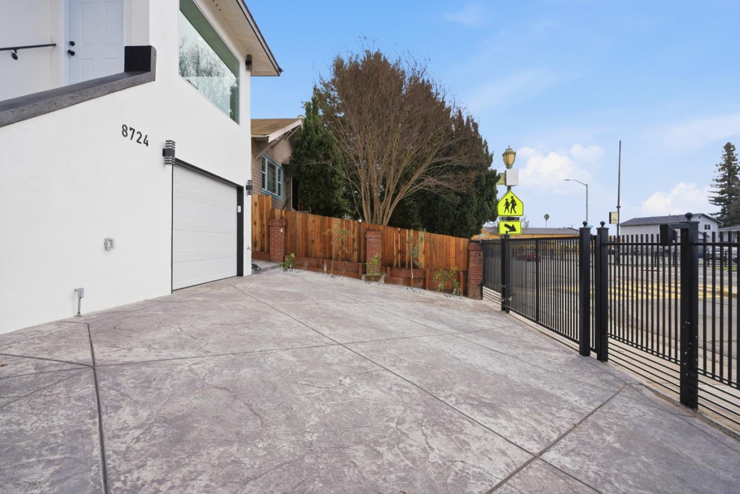 Detail Gallery Image 4 of 40 For 8724 Macarthur Blvd, Oakland,  CA 94605 - 2 Beds | 1 Baths