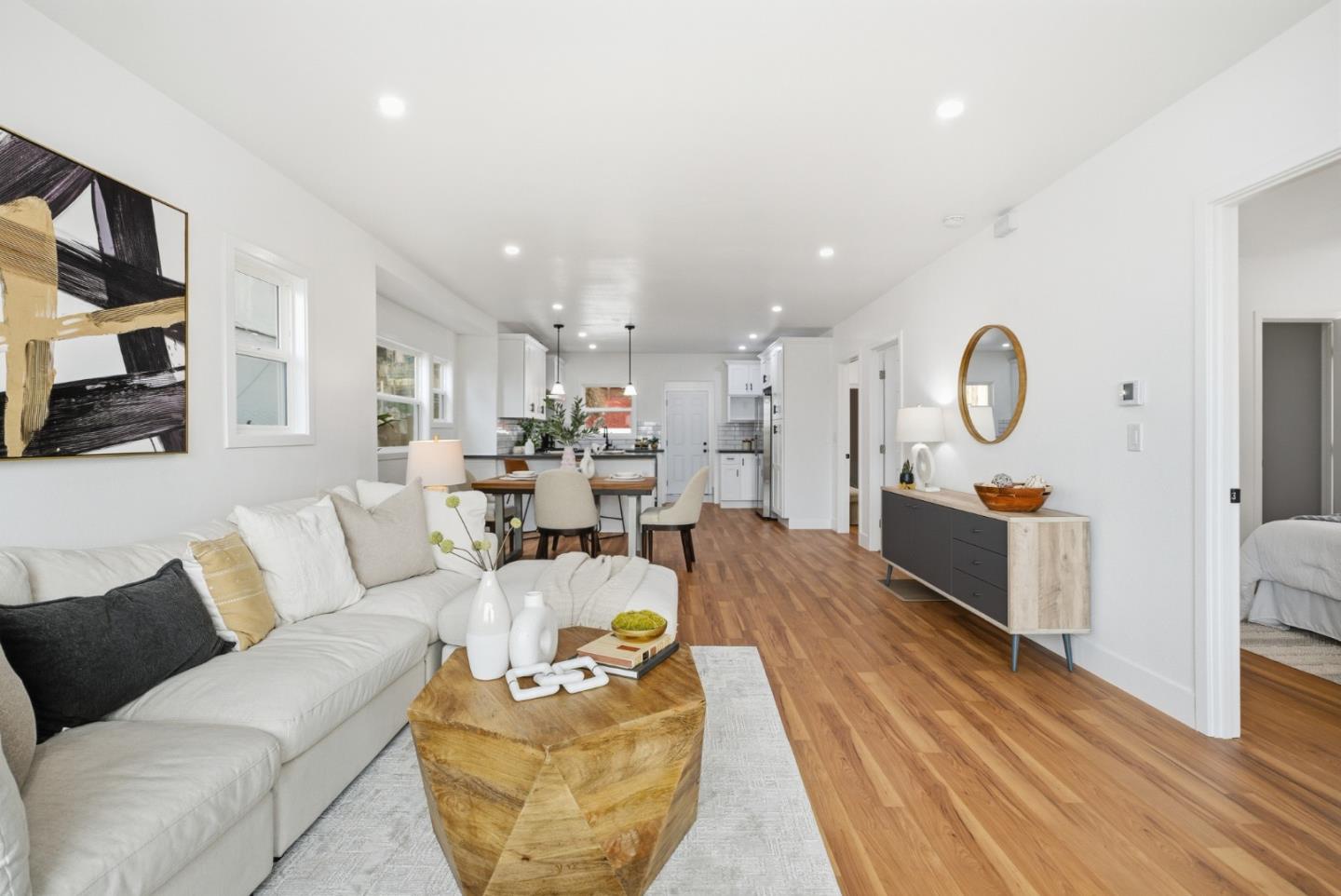 Detail Gallery Image 8 of 40 For 8724 Macarthur Blvd, Oakland,  CA 94605 - 2 Beds | 1 Baths