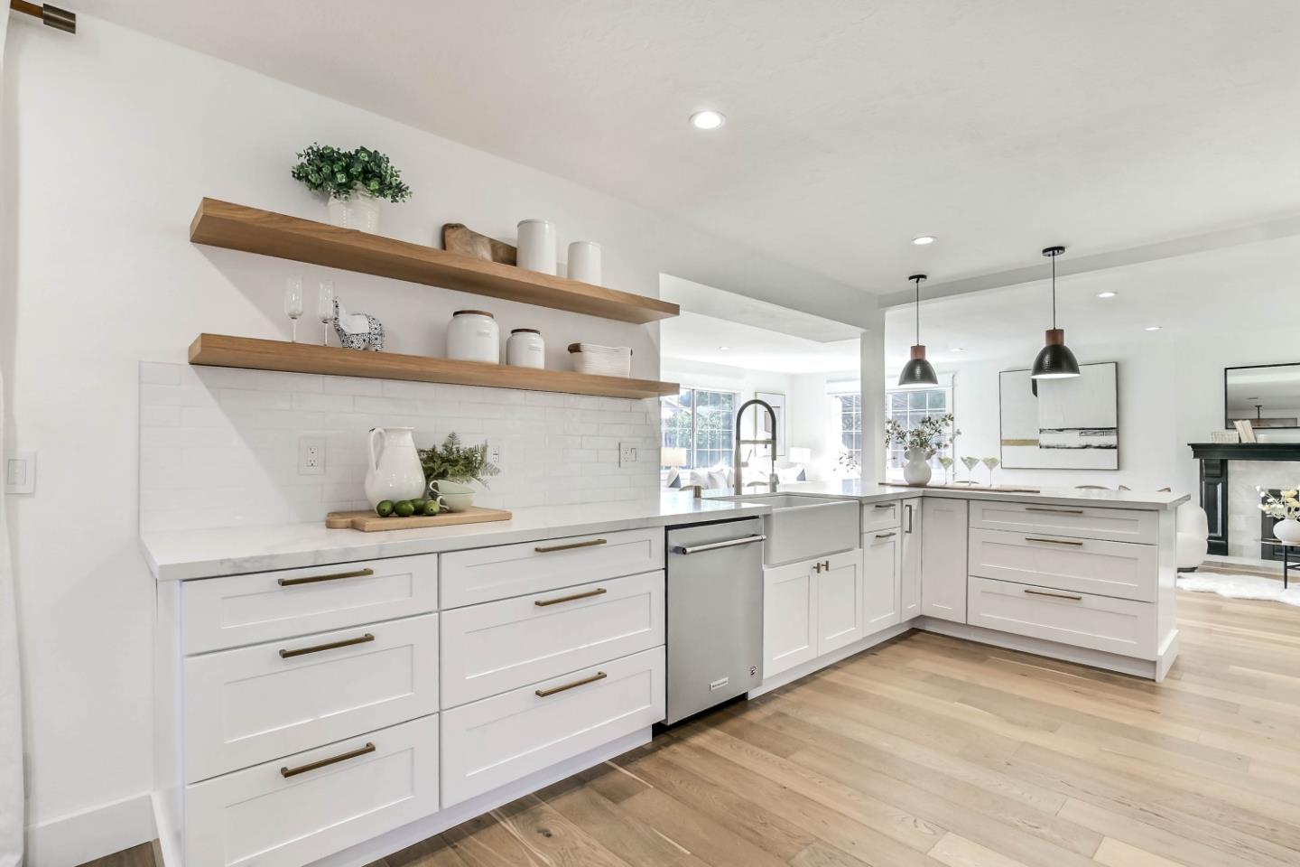 Detail Gallery Image 10 of 34 For 6218 Woosley Dr, San Jose,  CA 95123 - 4 Beds | 2/1 Baths