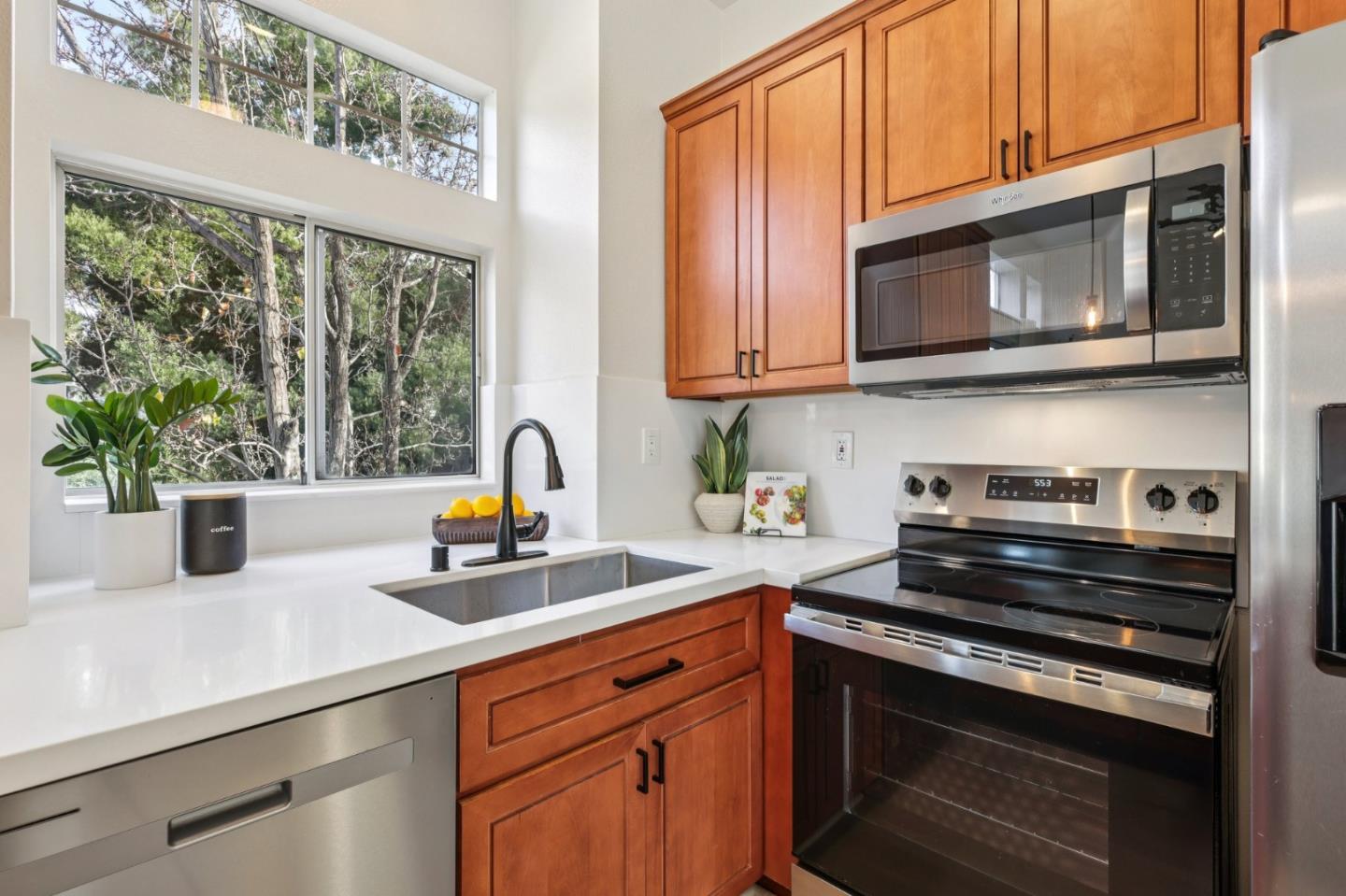 Detail Gallery Image 10 of 28 For 979 Pinto Palm Ter #45,  Sunnyvale,  CA 94087 - 2 Beds | 2 Baths