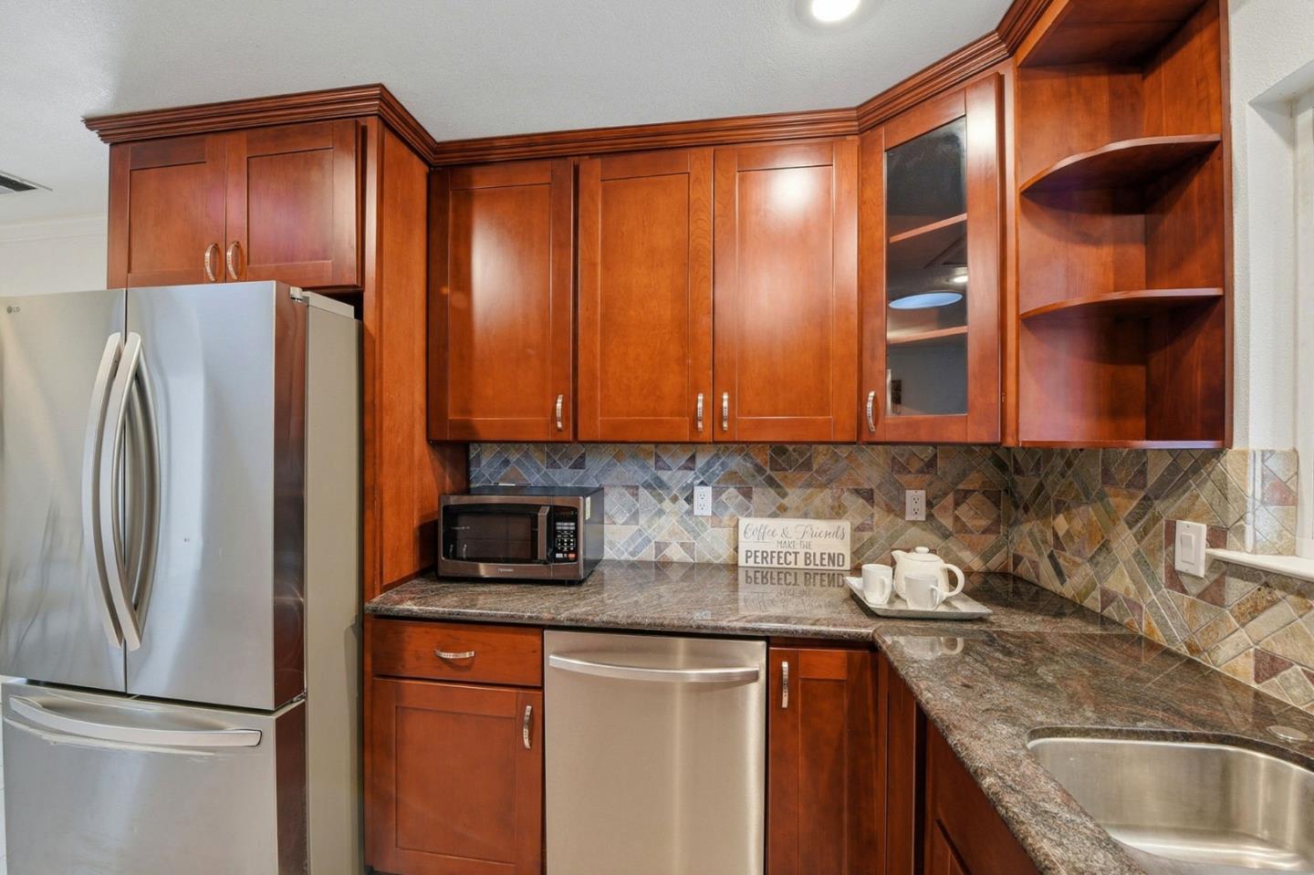 Detail Gallery Image 10 of 38 For 584 Giraudo Dr, San Jose,  CA 95111 - 4 Beds | 2 Baths