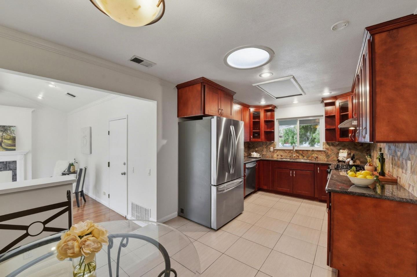 Detail Gallery Image 12 of 38 For 584 Giraudo Dr, San Jose,  CA 95111 - 4 Beds | 2 Baths