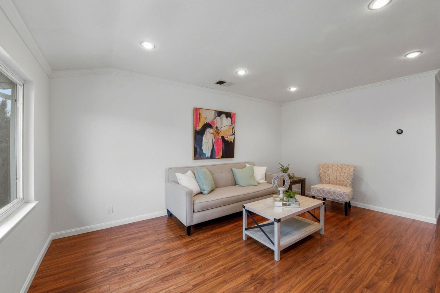 Detail Gallery Image 5 of 38 For 584 Giraudo Dr, San Jose,  CA 95111 - 4 Beds | 2 Baths