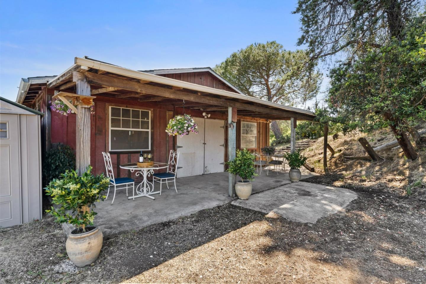 Detail Gallery Image 22 of 42 For 22301 Rolling Hills Rd, Saratoga,  CA 95070 - 2 Beds | 2 Baths