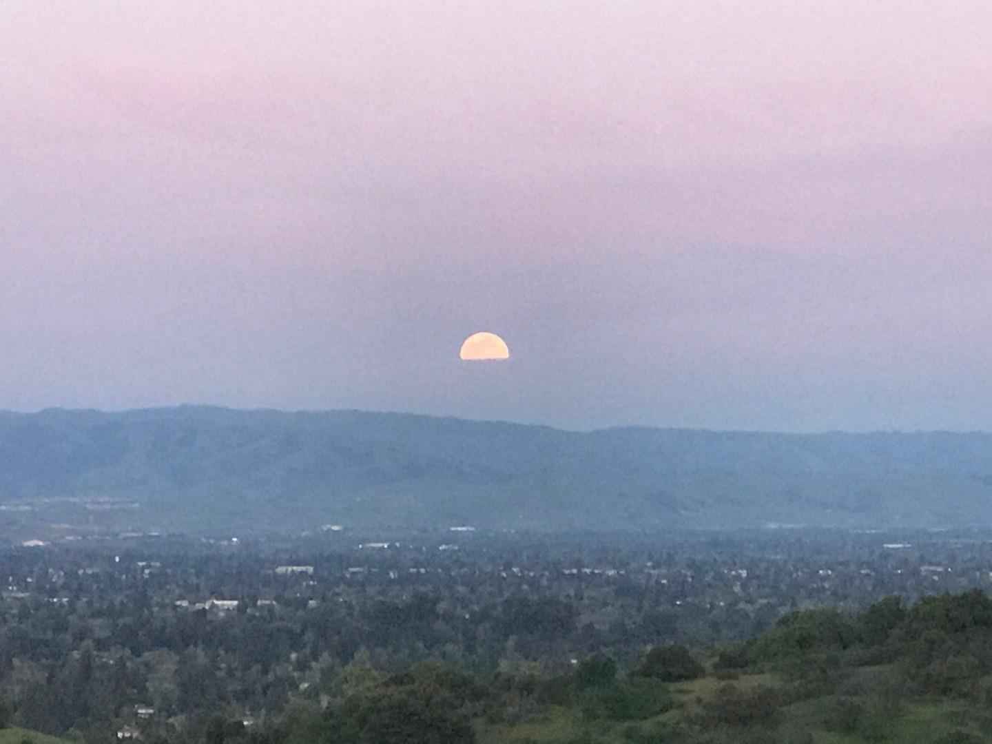 Detail Gallery Image 29 of 42 For 22301 Rolling Hills Rd, Saratoga,  CA 95070 - 2 Beds | 2 Baths