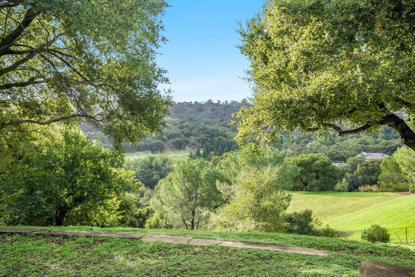 Detail Gallery Image 6 of 42 For 22301 Rolling Hills Rd, Saratoga,  CA 95070 - 2 Beds | 2 Baths