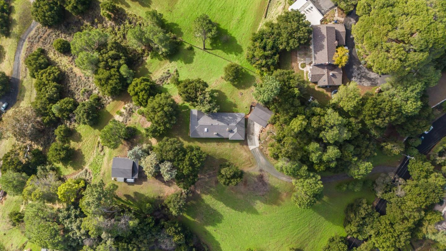 Detail Gallery Image 8 of 42 For 22301 Rolling Hills Rd, Saratoga,  CA 95070 - 2 Beds | 2 Baths