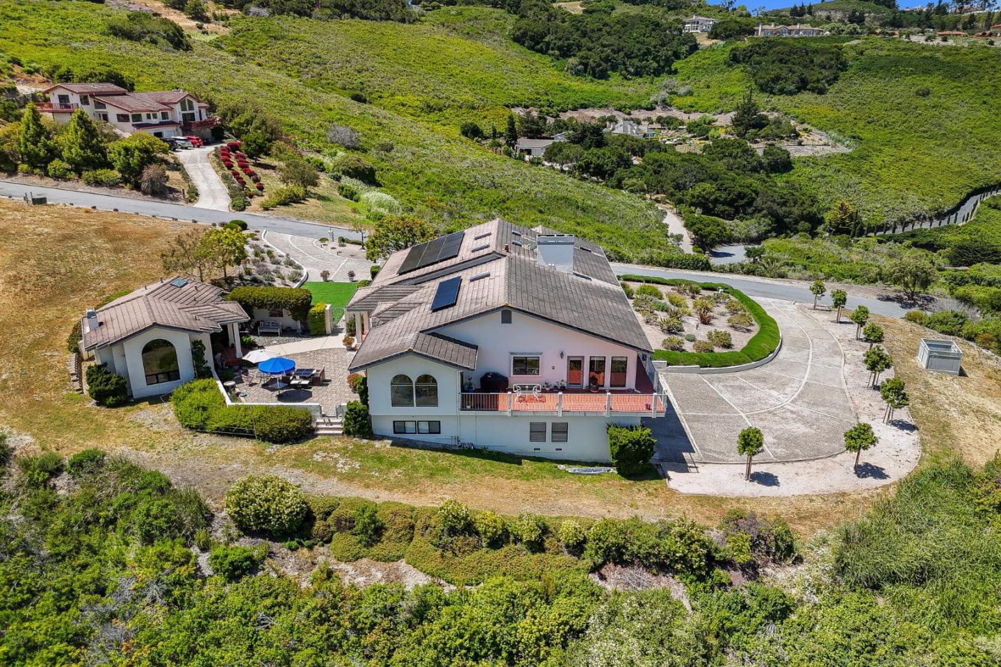 Detail Gallery Image 2 of 29 For 25611 Whip Rd, Monterey,  CA 93940 - 4 Beds | 3/1 Baths