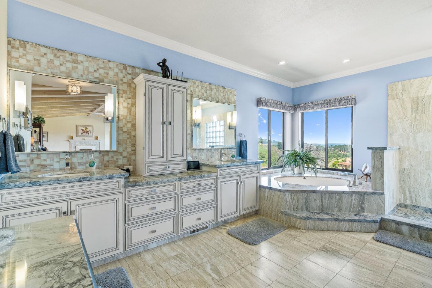 Detail Gallery Image 20 of 29 For 25611 Whip Rd, Monterey,  CA 93940 - 4 Beds | 3/1 Baths