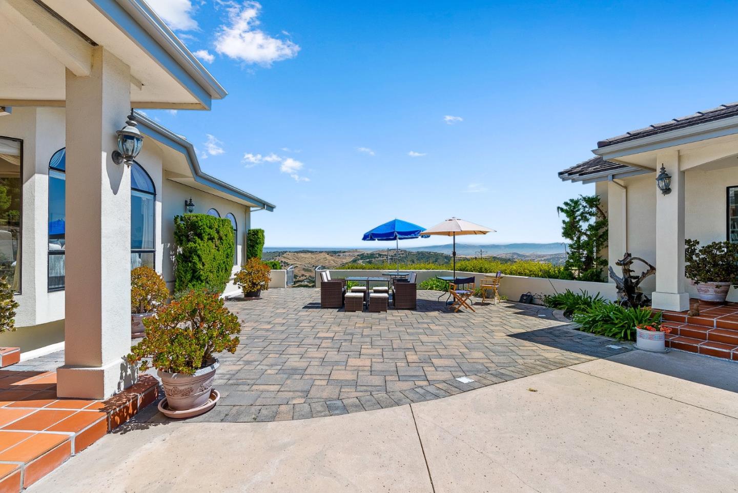 Detail Gallery Image 4 of 29 For 25611 Whip Rd, Monterey,  CA 93940 - 4 Beds | 3/1 Baths